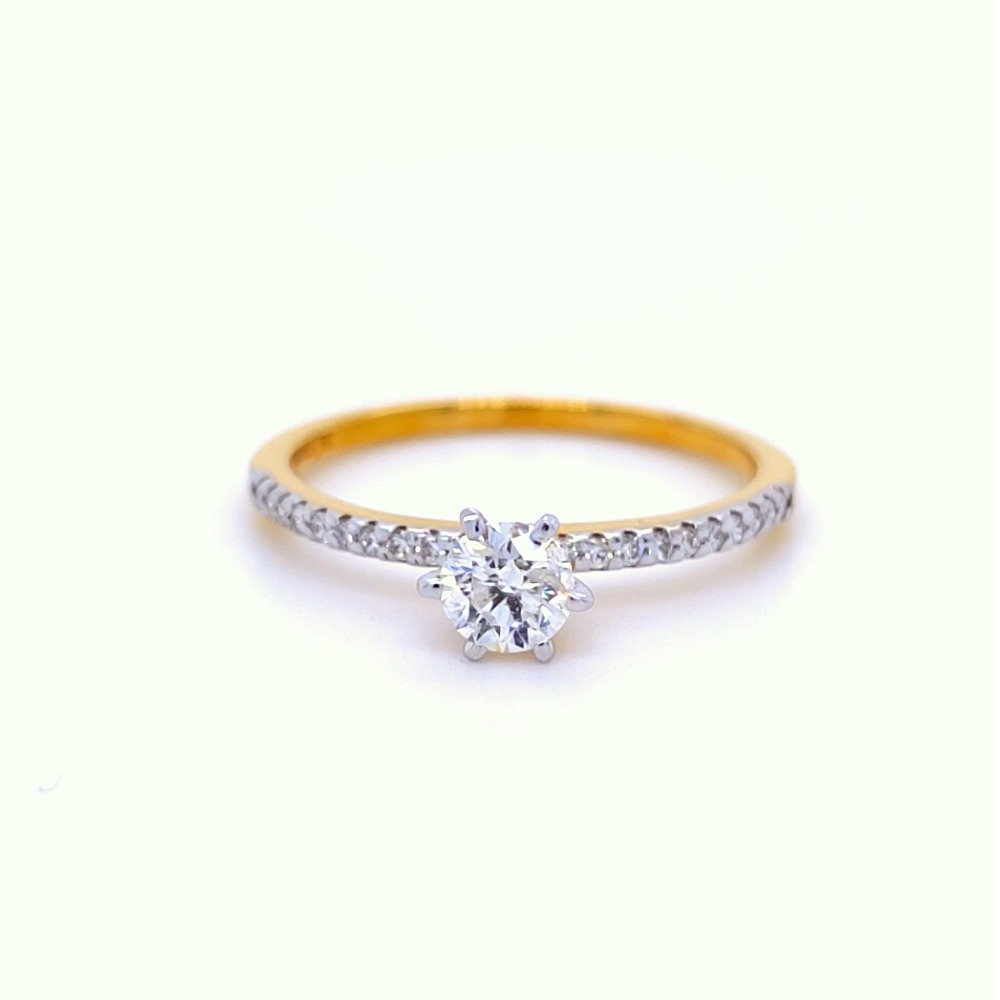 Beautiful solitaire 0.31ct diamond ring  in 18kt gold