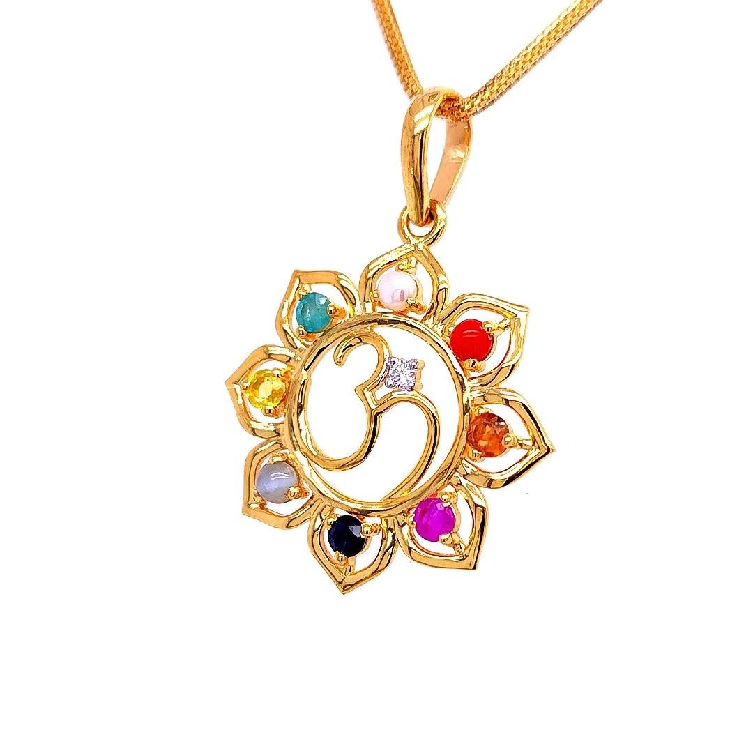 Navratna om pendant