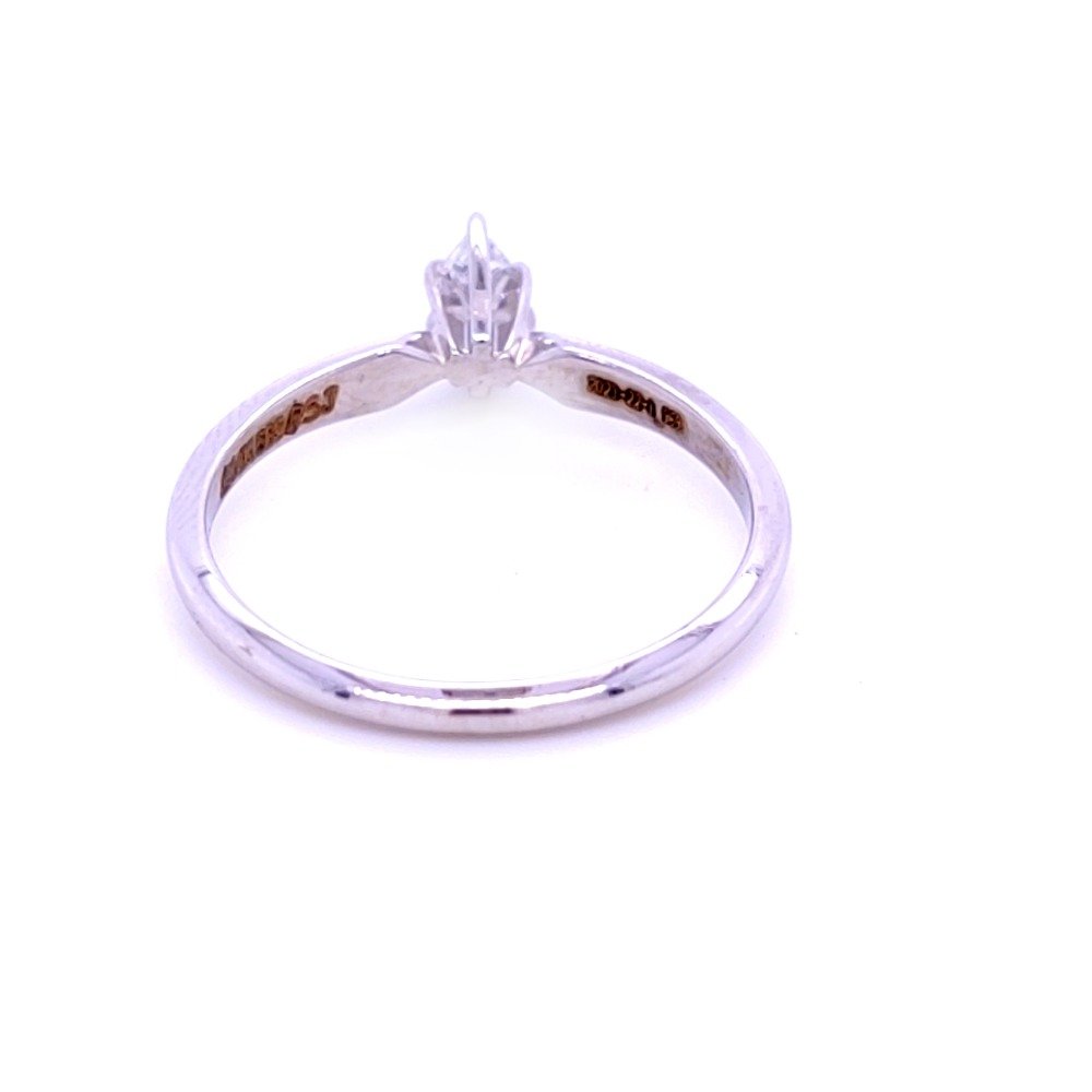 Mesmerizing solitaire marquise diamond ring in 14 kt