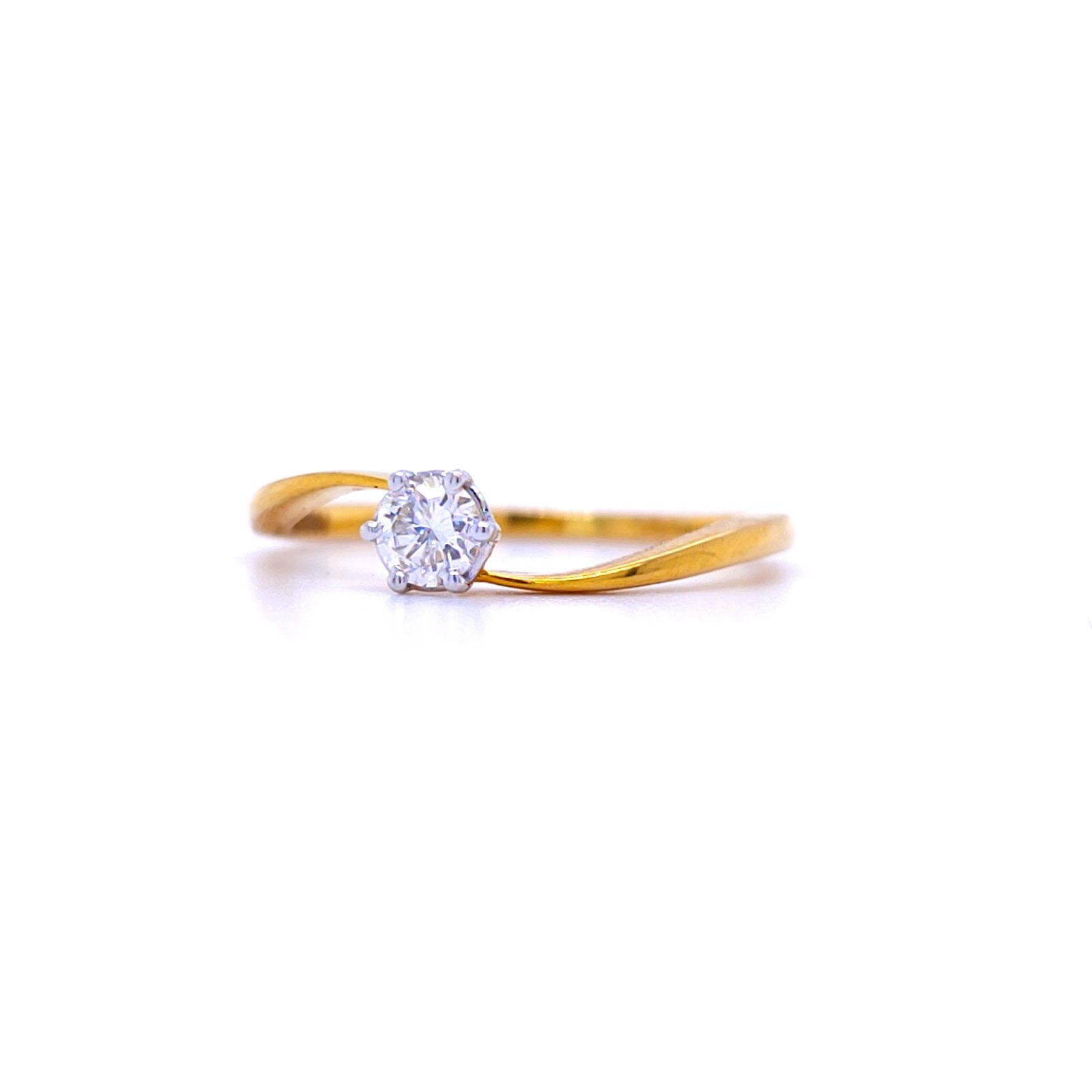 Beautiful 0.18 ct solitaire diamond twisted ladies ring