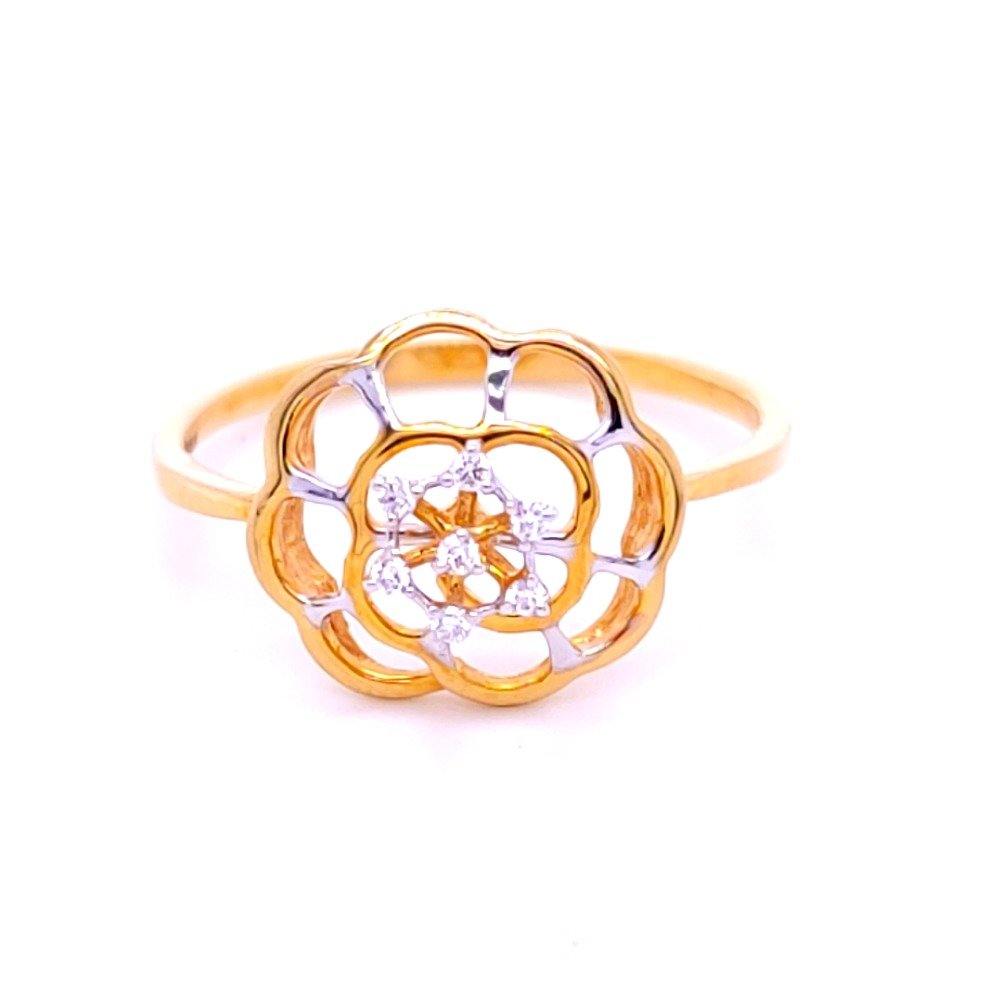 A very unique and floral diamond ring in yellow gold ring